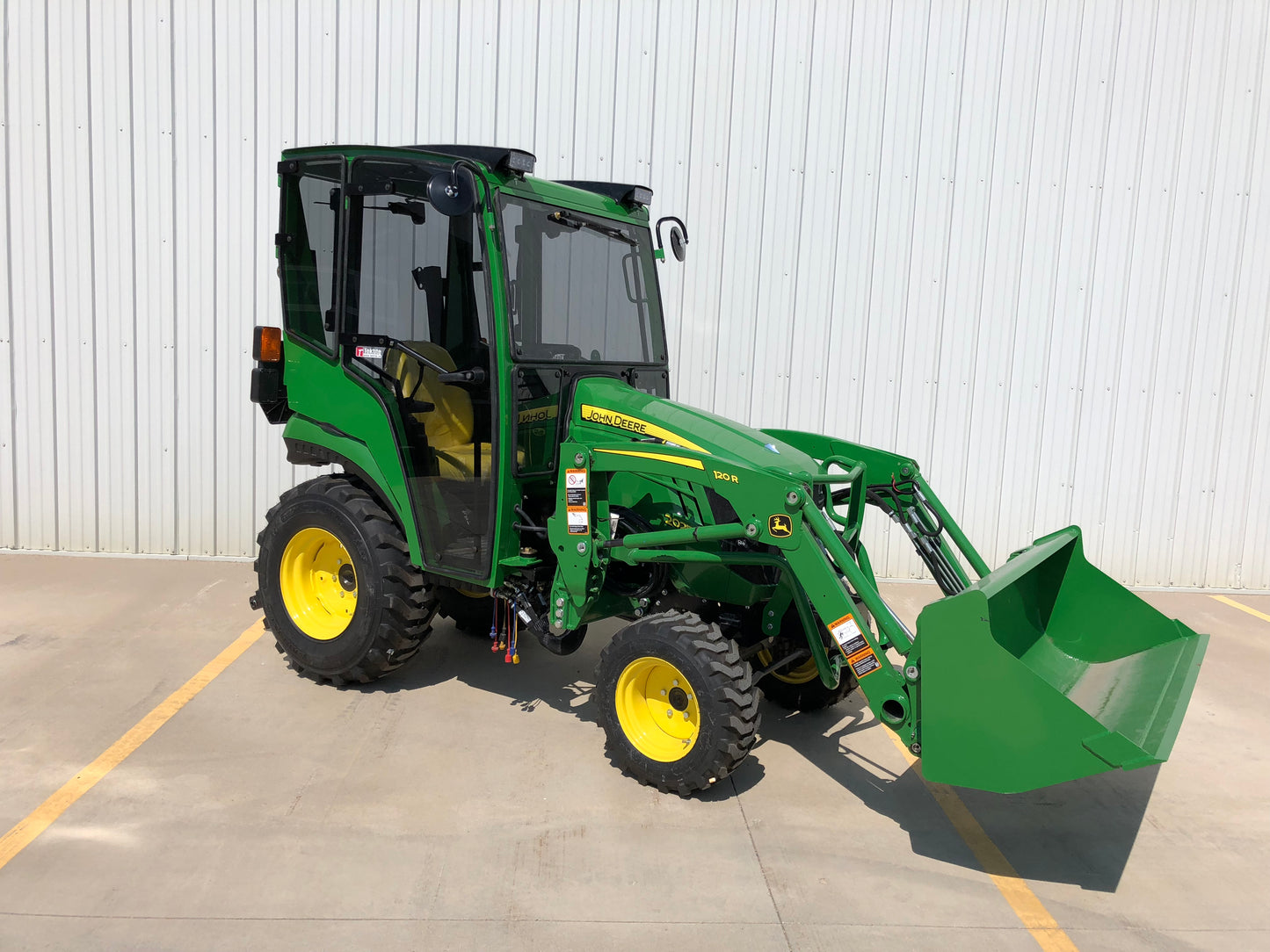 John Deere 2025R MY18 and newer (JD2000R-001)