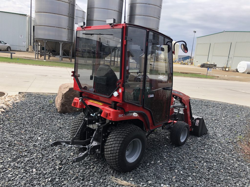 Massey Ferguson GC1723E/GC1725M CAB (MFGC1723-01)
