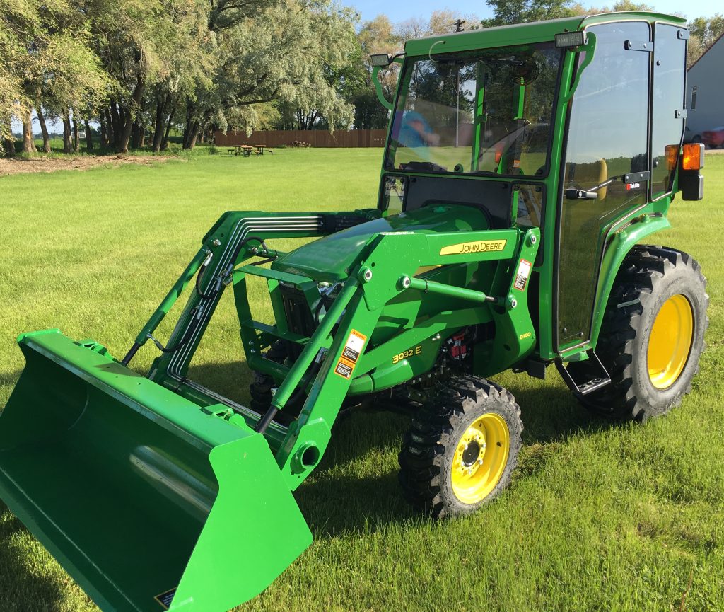 John Deere 3032E/3025E/3038E MY17 (JD3032E-01)