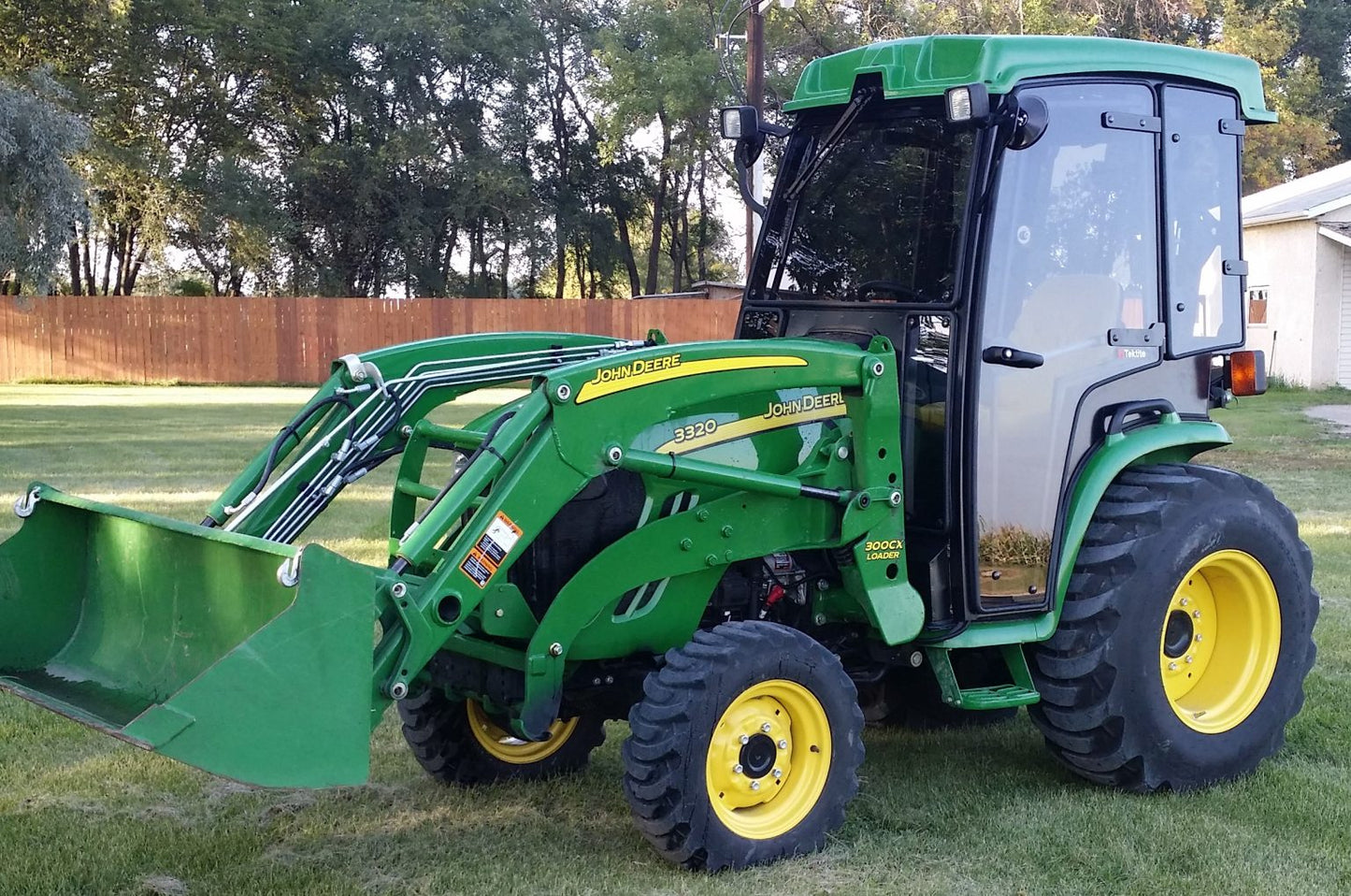 John Deere 3320/3520/3720 (JD3320-001)