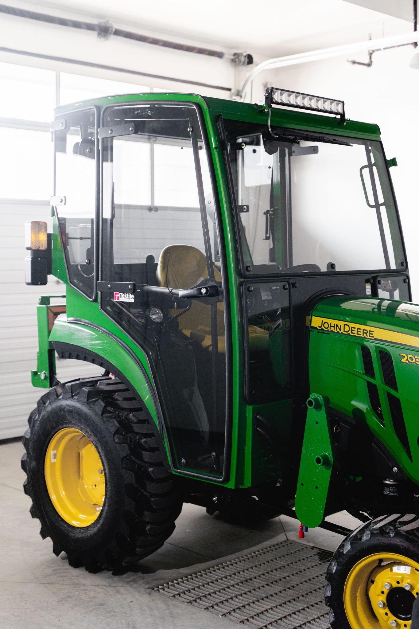 John Deere 2032R/2038R MY17 and newer (JD2038-019)