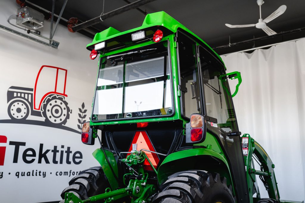 John Deere 3033R/3039R/3046R (JD3046R-001)