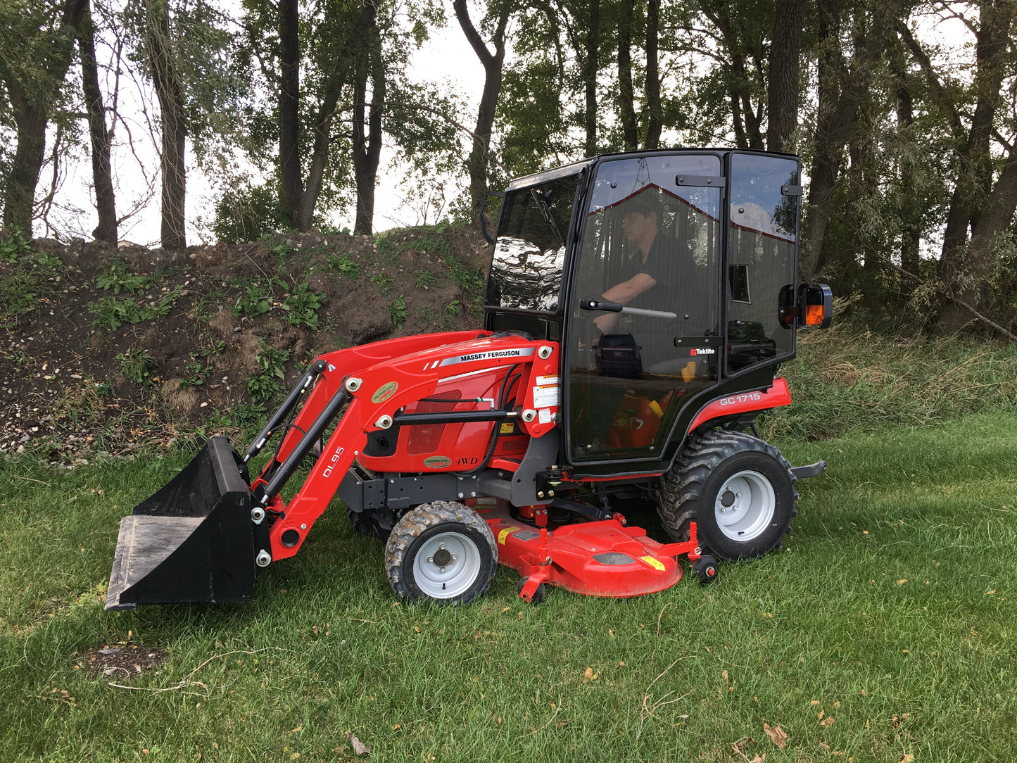Massey Ferguson GC1705/GC1715 (MFGC1715-01)