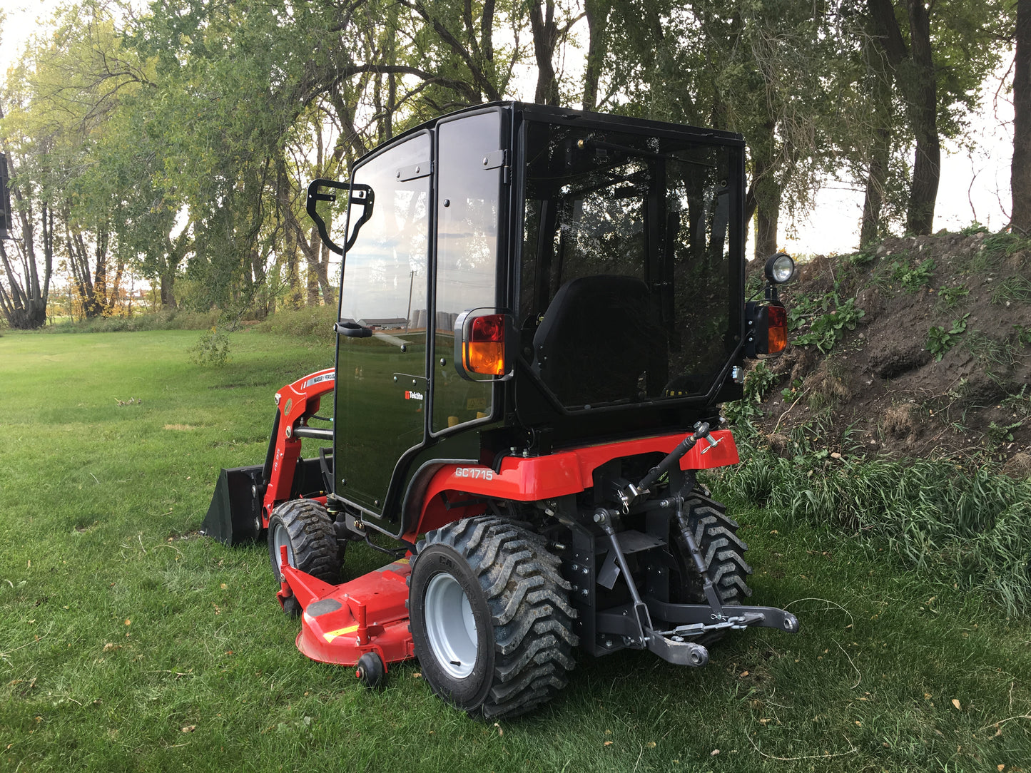 Massey Ferguson GC1705/GC1715 (MFGC1715-01)