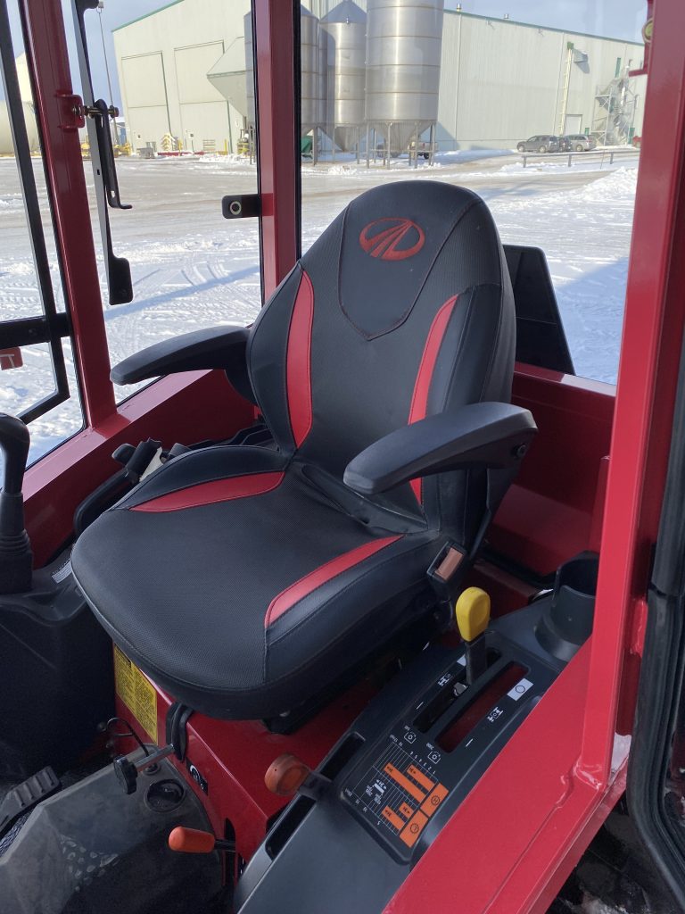 Mahindra Max 26 (Max26-01)