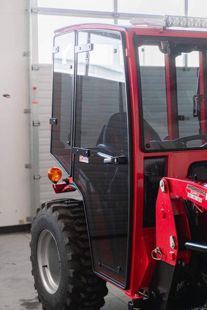 Mahindra Max 26 (Max26-01)